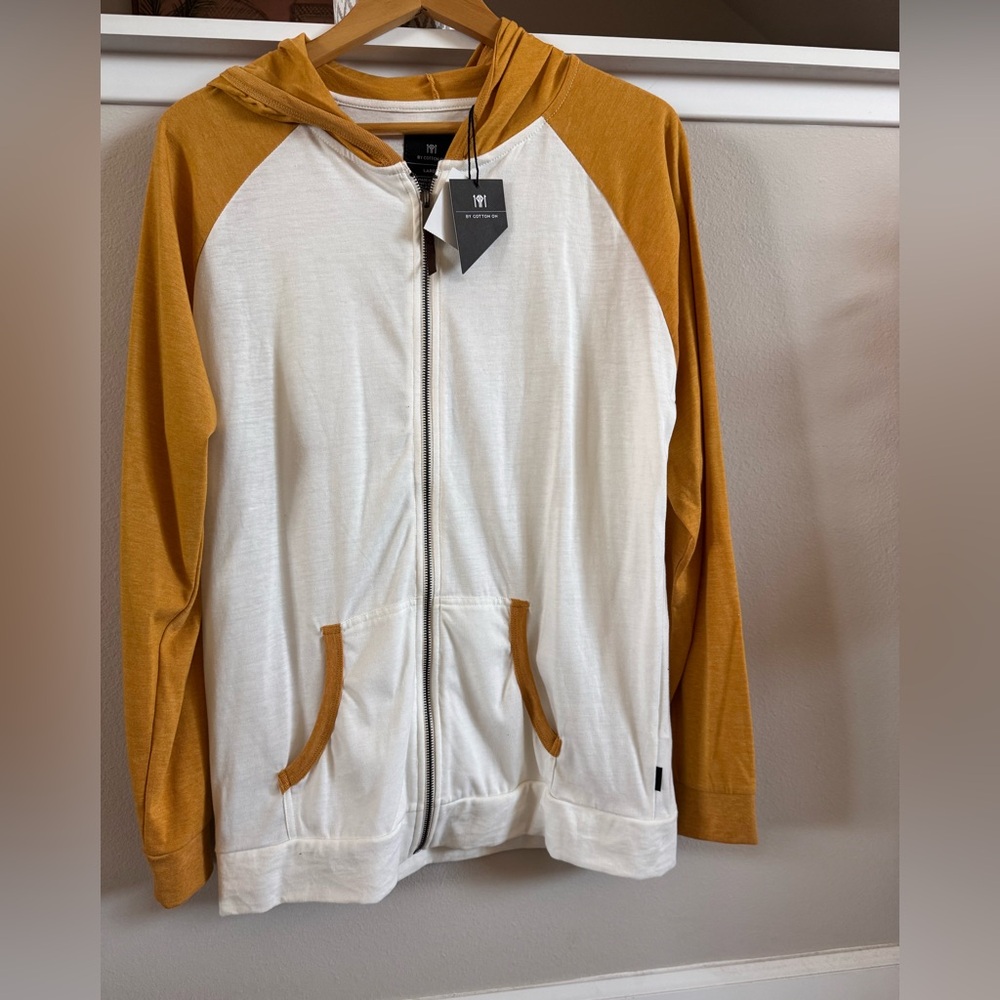 Men's White and Tan Sweater